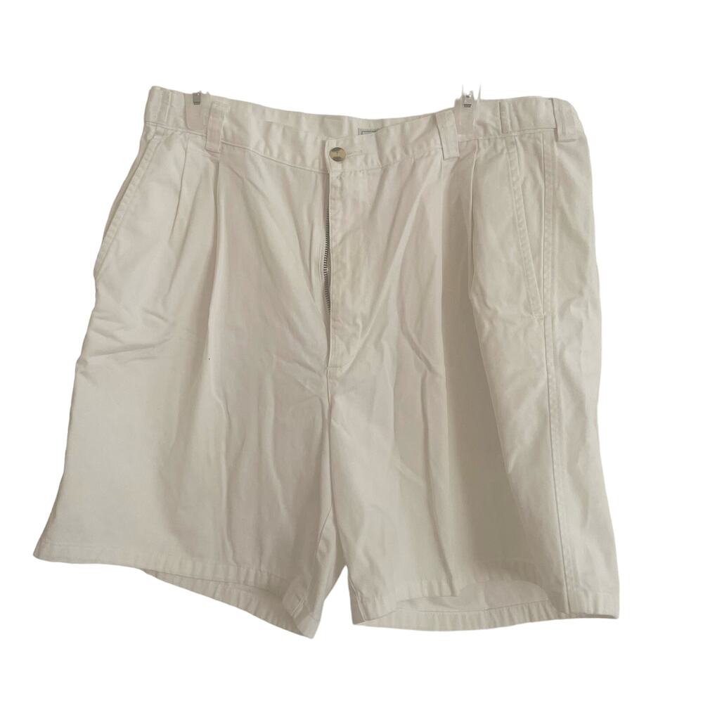 IZOD Men's White Shorts, Size 36W, side pockets, B93